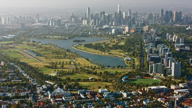 Albert Park – Melbourne’s Inner City Emerald
