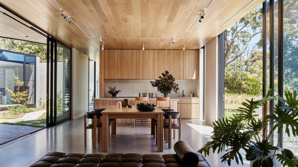 Irvine Avenue, Mount Martha