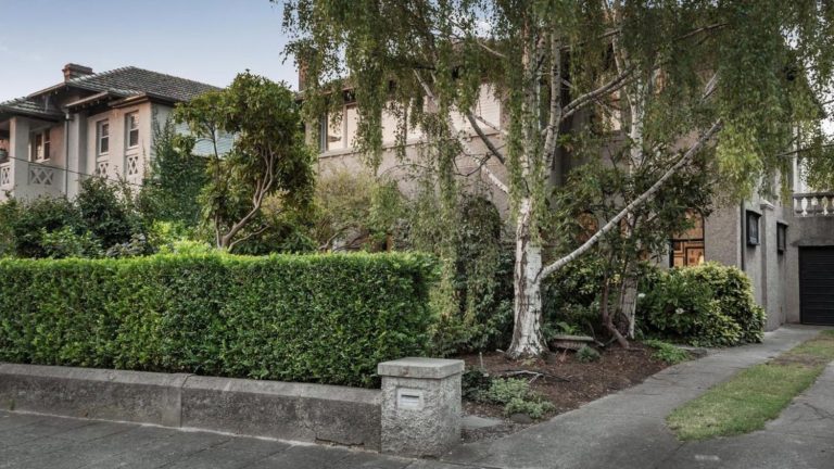 Linden Court, Prahran